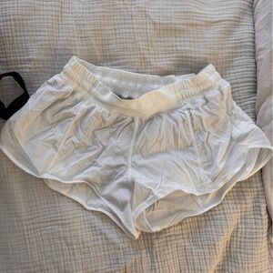Lululemon hotty hot shorts 2.5 inches worn twice
